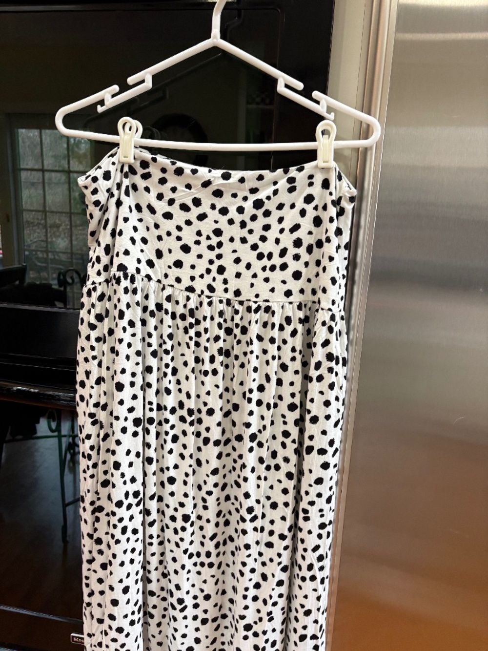 ON SALE !! White with black dots long soft skirt nwot size 2XL - super cute fit
